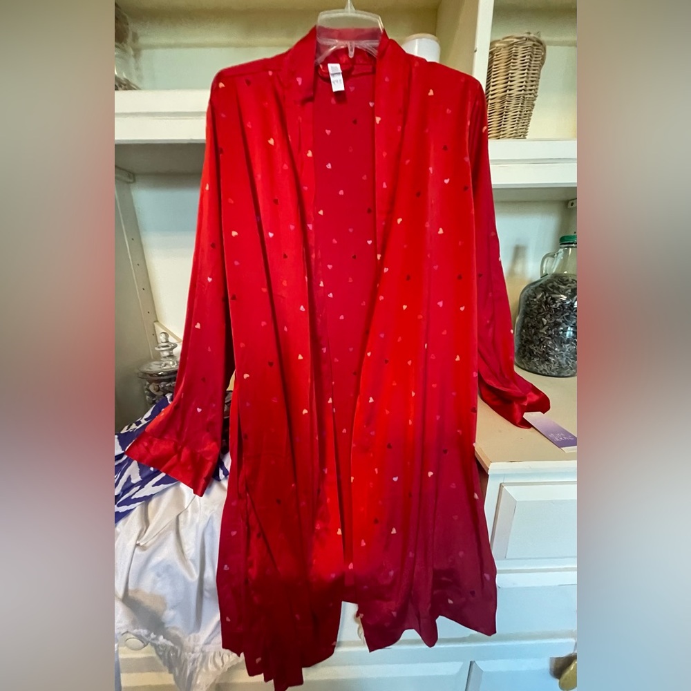 Stars Above Red Heart Print Robe